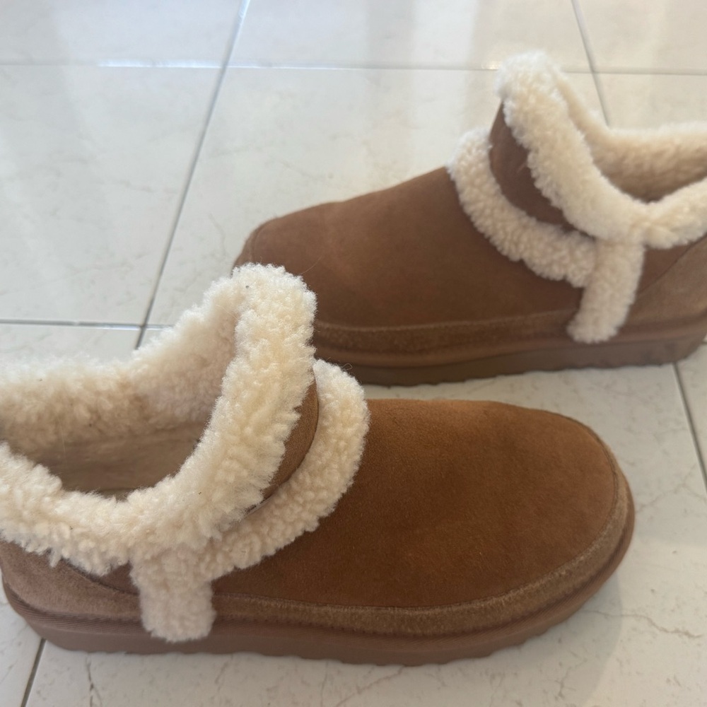 UGG Classic Ultra Mini Spillseam Genuine Shearling Bootie (Women) - Picture 10 of 11